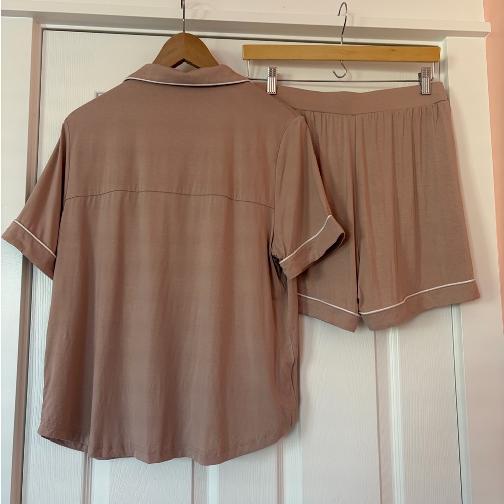 Cozy Earth Women's Bamboo Short Sleeve Pajama Set in Blush - Picture 2 of 3